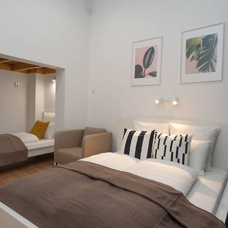 Best Located, 150 M2 5 Bedrooms Apt., Budapest Exterior photo