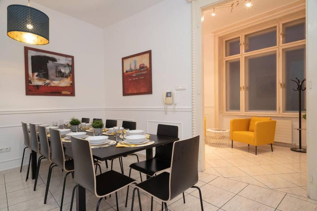 Best Located, 150 M2 5 Bedrooms Apt., Budapest Exterior photo