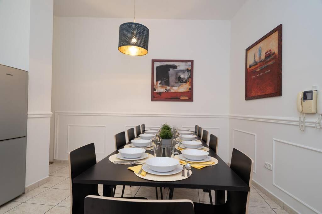 Best Located, 150 M2 5 Bedrooms Apt., Budapest Exterior photo