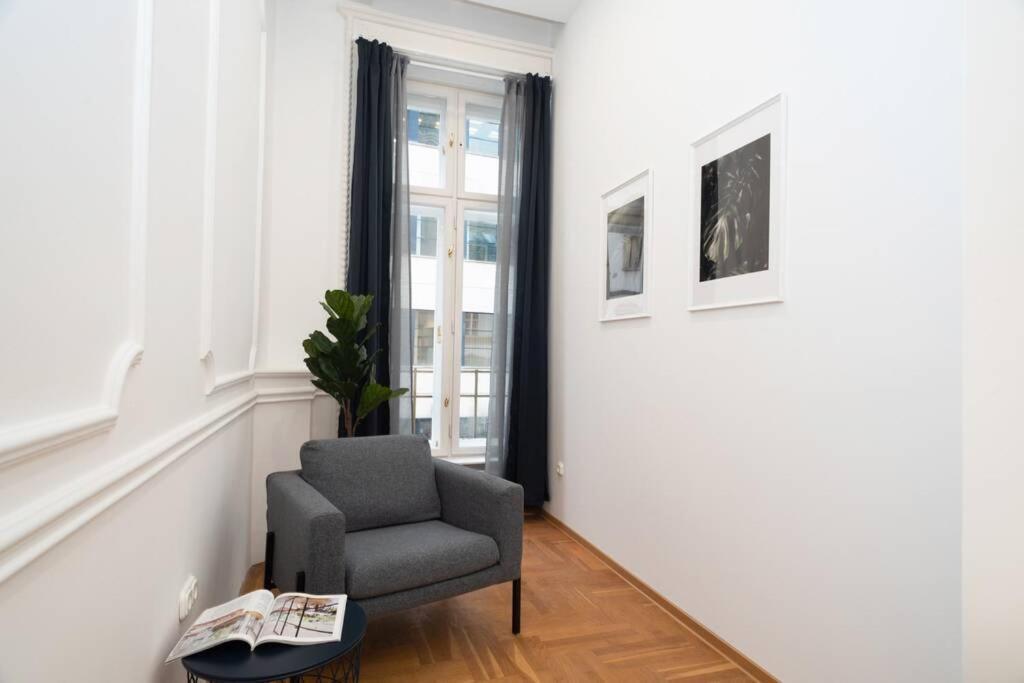 Best Located, 150 M2 5 Bedrooms Apt., Budapest Exterior photo