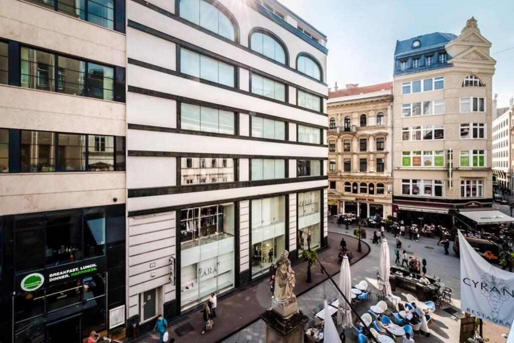 Best Located, 150 M2 5 Bedrooms Apt., Budapest Exterior photo
