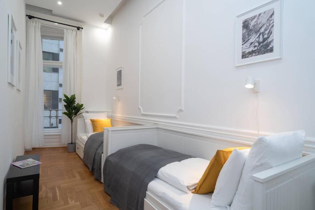 Best Located, 150 M2 5 Bedrooms Apt., Budapest Exterior photo