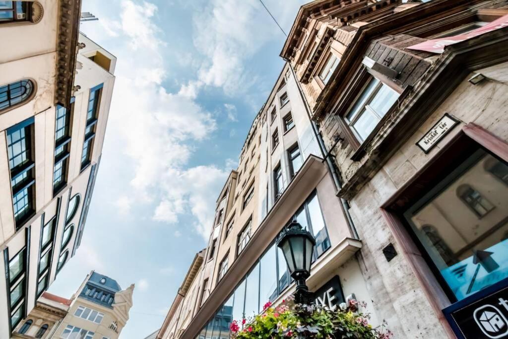 Best Located, 150 M2 5 Bedrooms Apt., Budapest Exterior photo