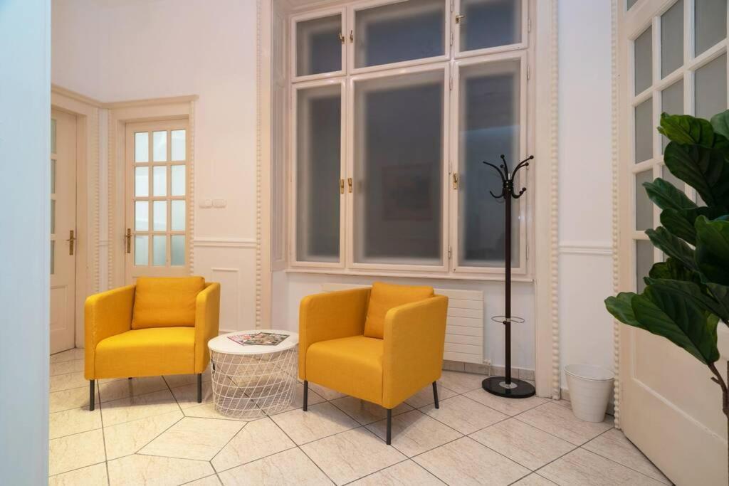 Best Located, 150 M2 5 Bedrooms Apt., Budapest Exterior photo