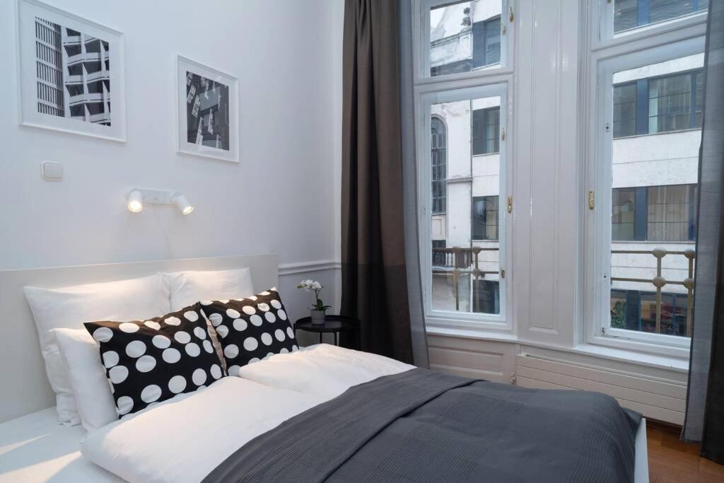 Best Located, 150 M2 5 Bedrooms Apt., Budapest Exterior photo